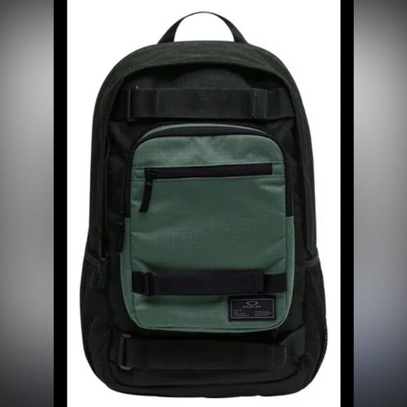 NWT Oakley Multifunctional Hydrolix Smart Backpack detachable crossbody bag - Picture 15 of 16